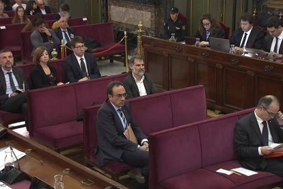 Els acusats, en un moment del judici durant la declaració de testimonis.