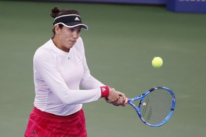 Garbiñe Muguruza durante su partido ante Nao Hibino.