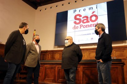 Presentació ahir a l’IEI de la cinquena edició del premi teatral.