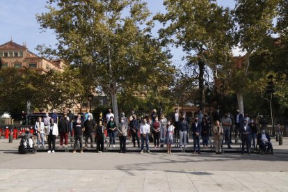 Membres de tots els partits sobiranistes i entitats van voler reflectir en una fotografia la unitat de l’independentisme.