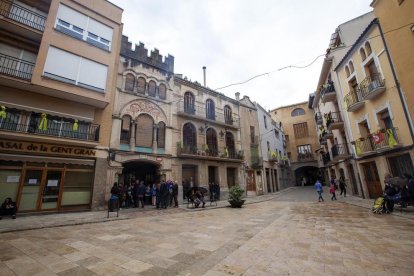 La plaça del Pati de Torà, ubicada al centre històric.