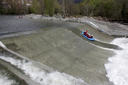 Només la presa d’Hostalets s’ha adaptat per al pas de barques.