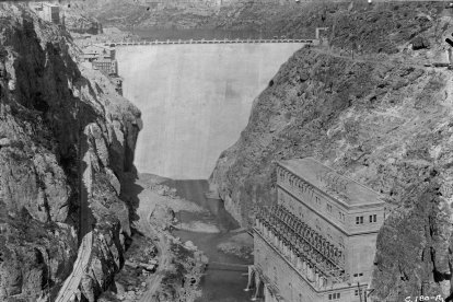 Imatge de la presa de la central de Camarasa el 1920.