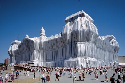 Imagen de su intervención en el Reichstag de Berlín en 1995. 