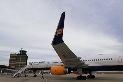 Un nou avió d’Icelandair va estacionar ahir a Alguaire.