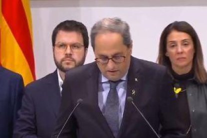 Torra, acompanyat pels membres del Govern, en la seua compareixença després de la decisió de la JEC.