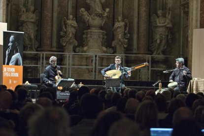 Jordi Savall actuó con paraninfo lleno a rebosar.