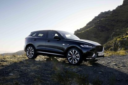 Està basada en un Jaguar F-Pace Prestige.