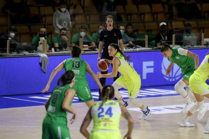 Danni Williams, durant el partit de Lliga davant l’Araski.