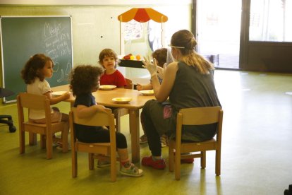 Alumnos en una ‘escola bressol’ durante su reapertura el pasado junio tras el primer confinamiento.