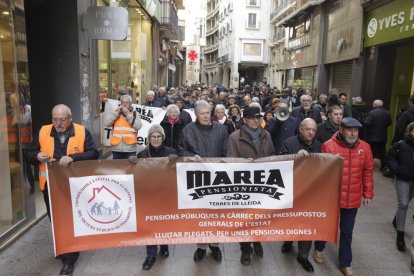 Imagen de archivo de una manifestación de la Marea Pensionista en el centro de Lleida.