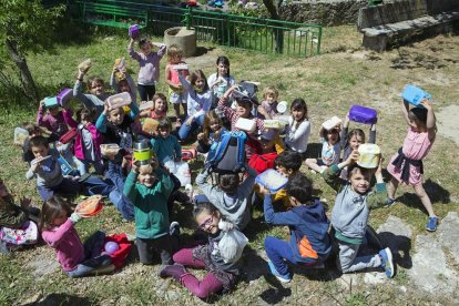 Els nens de l’escola de Sant Ramon que ahir van protagonitzar la protesta pel menjador escolar.