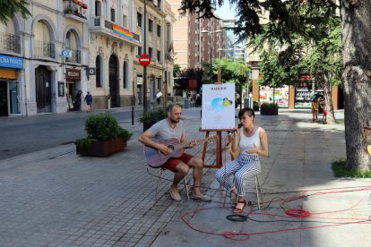 La banda de Barcelona Uënsdei durante la presentación del certamen en el IEI.