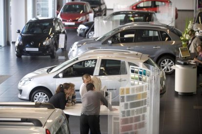 El 56 per cent de les pàgines web dels concessionaris oficials europeus no compten amb les funcions bàsiques i el 54% dels portals no tenen un llistat de vehicles nous o seminous en estoc.