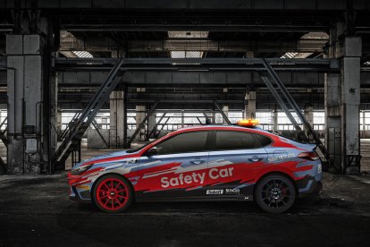 L'i30 Fastback N Safety Car destaca gràcies a una imatge que deriva del Hyundai i20 Coupé.