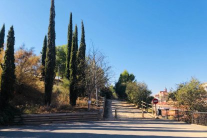 L’accés al parc de Luis Buñuel.