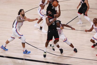 Una acció del duel entre Houston i Oklahoma.