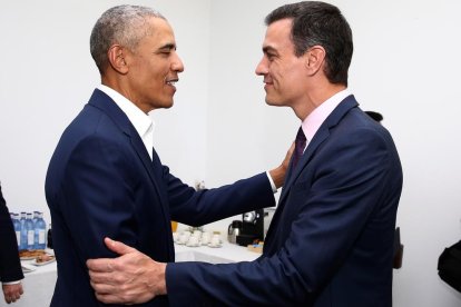 El presidente del Gobierno se reunió ayer en Sevilla con el expresidente de EEUU Barack Obama.