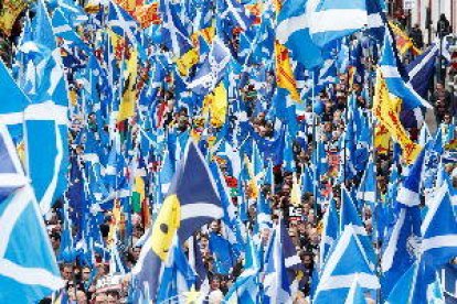 Miles de personas demandan en Escocia un nuevo referéndum de independencia