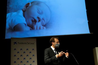 El director general de BCNatal, Eduard Gratacós, durante la presentación del proyecto de creación de una placenta artificial para salvar a bebés prematuros extremos de menos de seis meses.