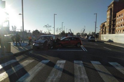 Un cotxe i una furgoneta han xocat a prop de l'estació