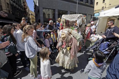 Els holandesos Merkel & Vannix van sorprendre per l’Eix Comercial.