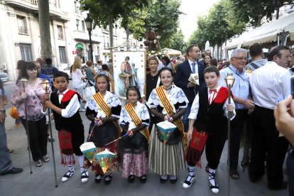 Nens a la romeria dels Fanalets de Sant Jaume de l’any passat.