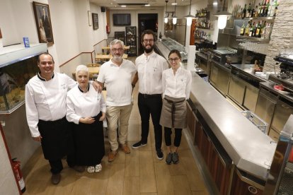 L’equip del nou restaurant Bellera, que podria obrir les portes aquesta mateixa setmana.