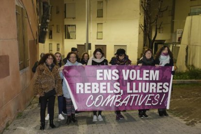 Algunas de las integrantes de Marea Lila durante la manifestación de ayer. 