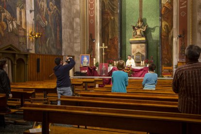 La iglesia de Tàrrega inició ayer la Novena en honor a les Santes Espines y la Mare de Déu de l’Alba. 