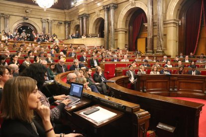 Una vista de l'hemicicle del Parlament aquest dilluns.