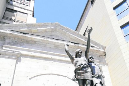 La estatua sin la lanza, desaparecida desde noviembre de 2017.