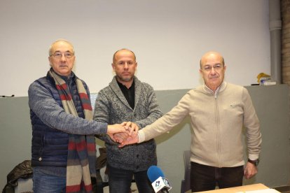 Virgilio Hernández, amb la directiva del CF Balaguer.