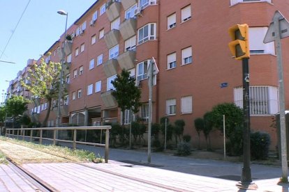 El cadàver de la víctima va ser trobat ahir al seu habitatge.