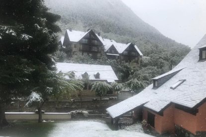 Imatge de la nevada d’ahir a Tredòs, al municipi de Naut Aran.