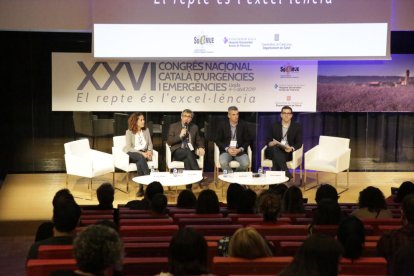 Una de las conferencias del Congreso Catalán de Urgencias y Emergencias, ayer en la Llotja.