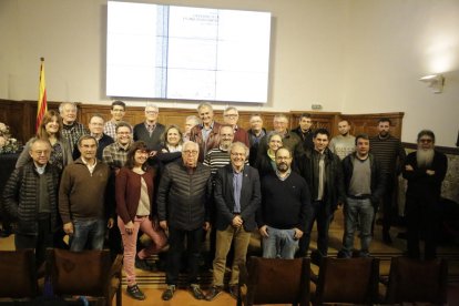 Foto de família dels assistents ahir a la jornada ‘La pedra seca és una oportunitat’.