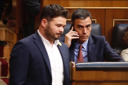 Sánchez observa a Rufián en el Congreso, en una imagen de archivo.