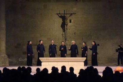 El concert del grup MuOM va omplir tots els seients a la Seu Vella. Al matí, la soprano Patricia Castro va oferir un recital als jardins del convent de Santa Clara.