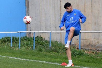 Álex Felip ya hace trabajo de campo tras lesionarse hace 5 meses