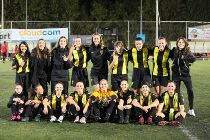 L’equip femení D del Pardinyes, que participarà en l’intercanvi esportiu i cultural a Suècia.