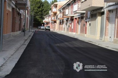 Les obres de pavimentació al carrer W de Mequinensa.