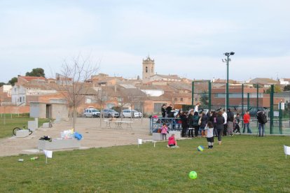 Castellnou, vist des de la zona esportiva local.