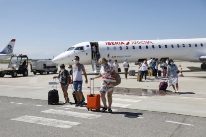 Imatge de divendres dels primers passatgers arribats de Palma.