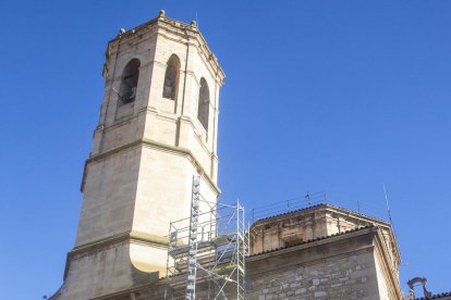 La instal·lació de la bastida al temple es va iniciar dimarts.