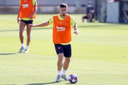 Clément Lenglet durante la sesión de entrenamiento del Barça en la Ciutat Esportiva.