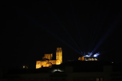 La Seu Vella ocultó el espectáculo lumínico, enmarcado dentro del programa Fase Cultura. 