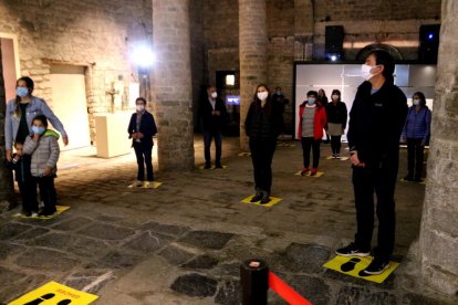 Sant Climent de Taüll va reobrir ahir després de vora tres mesos tancada amb estrictes mesures de seguretat i distanciament entre visitants.