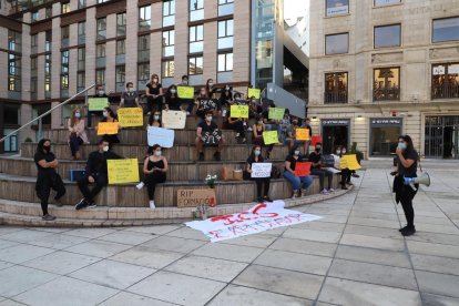 Una protesta de médicos internos residentes en Lleida.