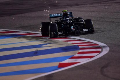 'Pole' per a Bottas a Bahrain al superar un sorprenent Russell